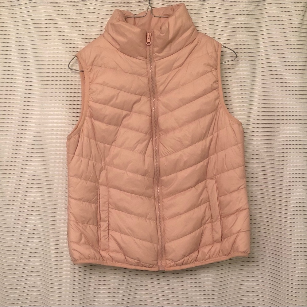 Light pink vest 💖